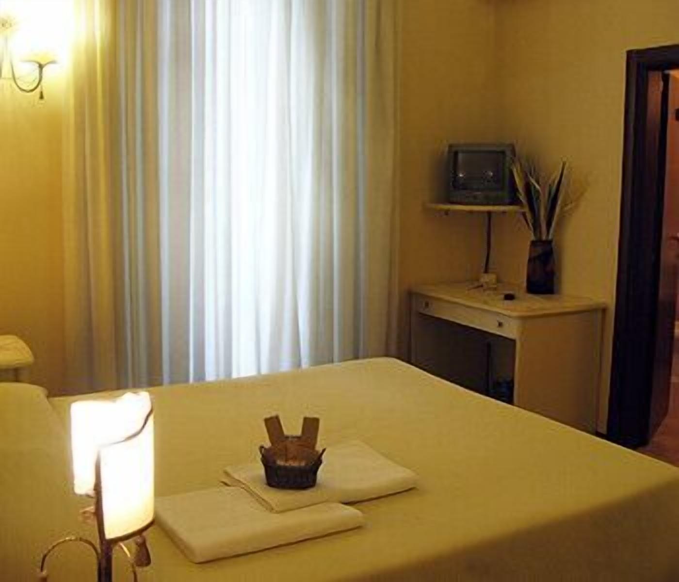 B&B La Dimora Di Nettuno Νάπολη Εξωτερικό φωτογραφία