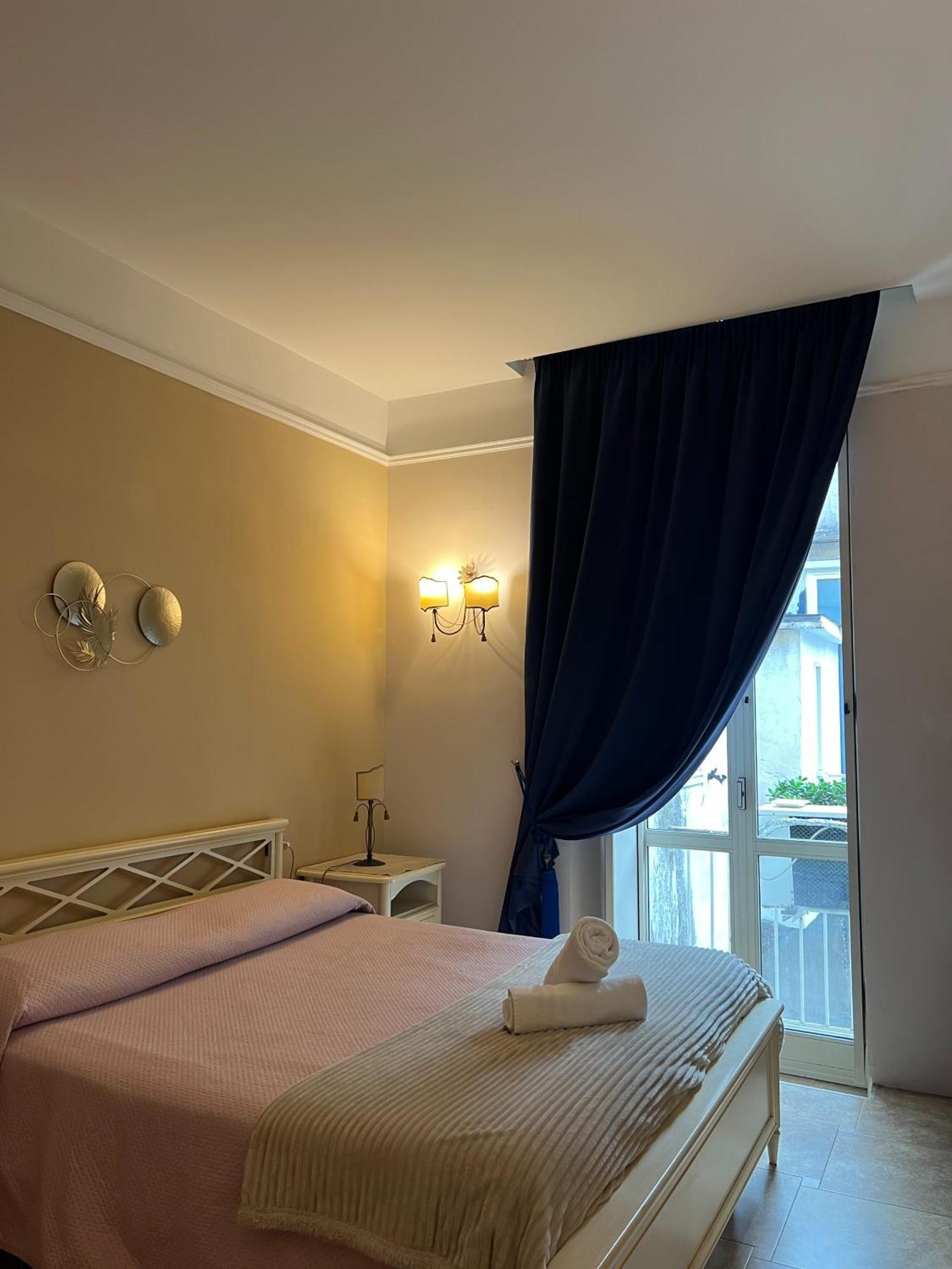 B&B La Dimora Di Nettuno Νάπολη Εξωτερικό φωτογραφία