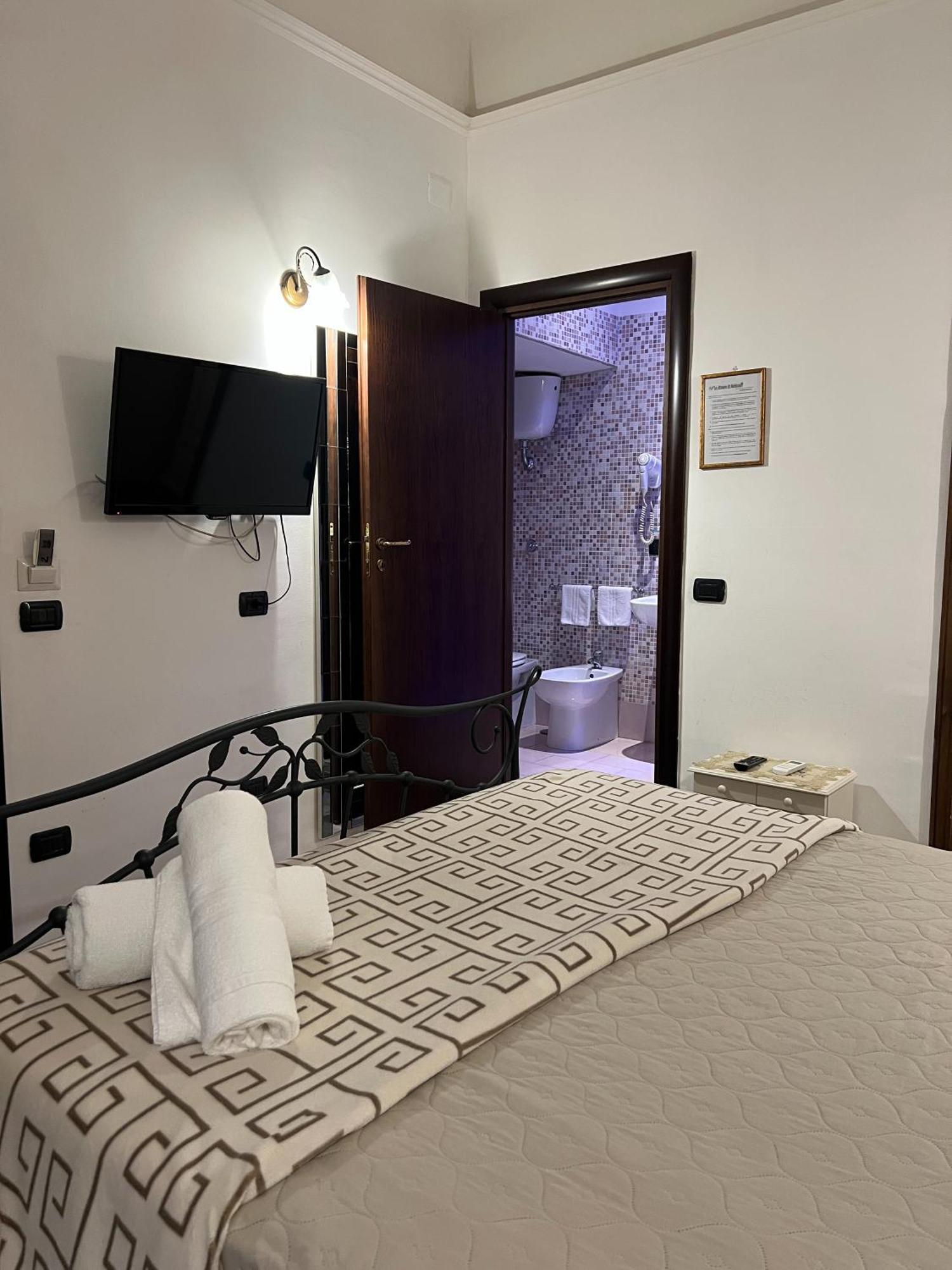 B&B La Dimora Di Nettuno Νάπολη Εξωτερικό φωτογραφία